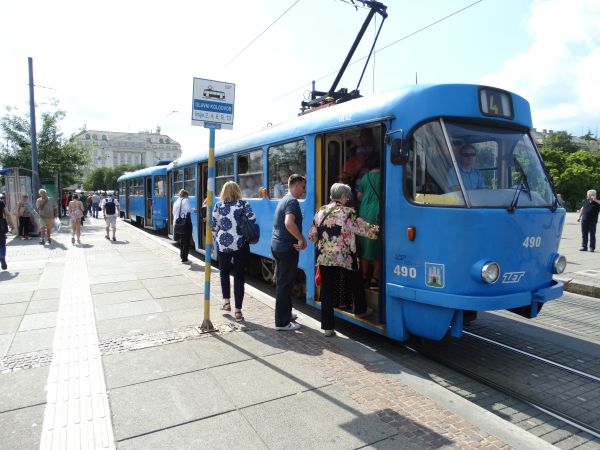 hr-zet-490-zagreb_main_station-090718-pic2-full.jpg