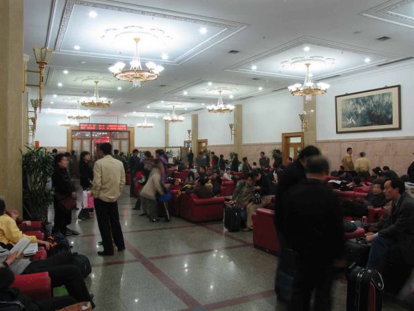 cn-beijing_waiting_area-170406-heikkihemmila-full.jpg