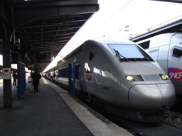 fr-sncf-tgv4419-garemontparnasse-270108-full.jpg