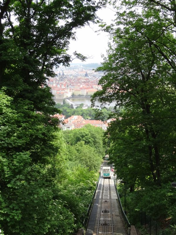 cz-funicular-petrin_hill-260512-pic6-full.jpg