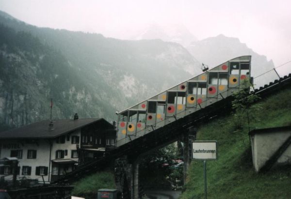 ch-blm-funicular-lauterbrunnen-111205-loshawlos-full.jpg